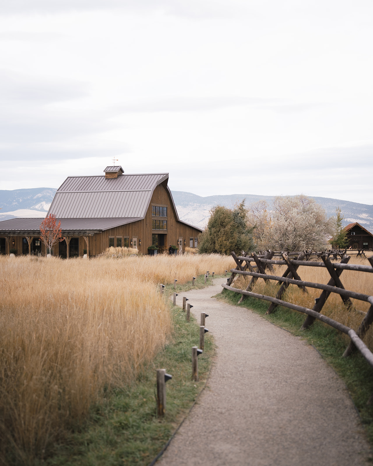 A Rustic Montana Wedding in Paradise Valley: A Fly-Fishing Love Story Beneath the Big Sky