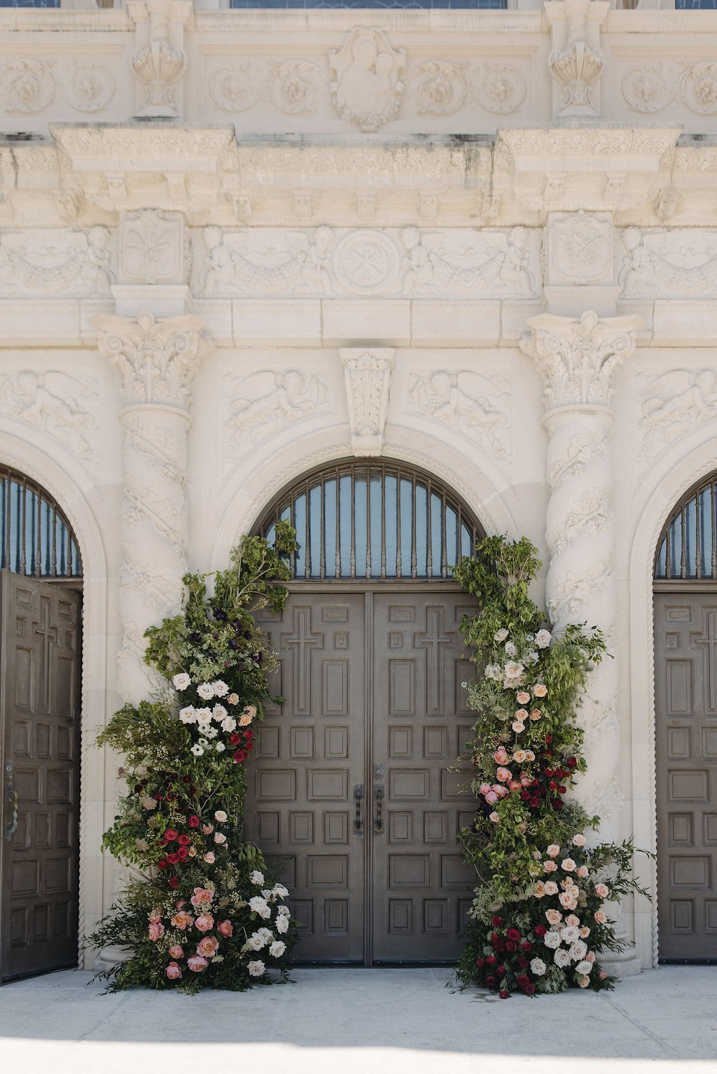 This Palm Beach Wedding Was a Romantic 'Night at The Museum' Vibe