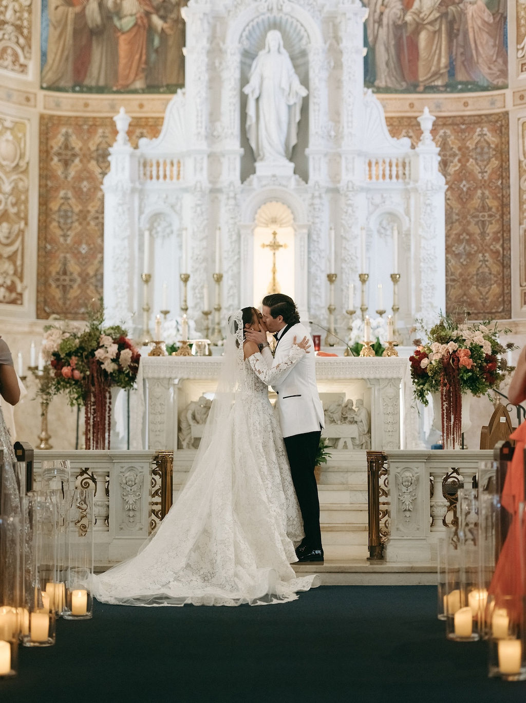 This Palm Beach Wedding Was a Romantic 'Night at The Museum' Vibe