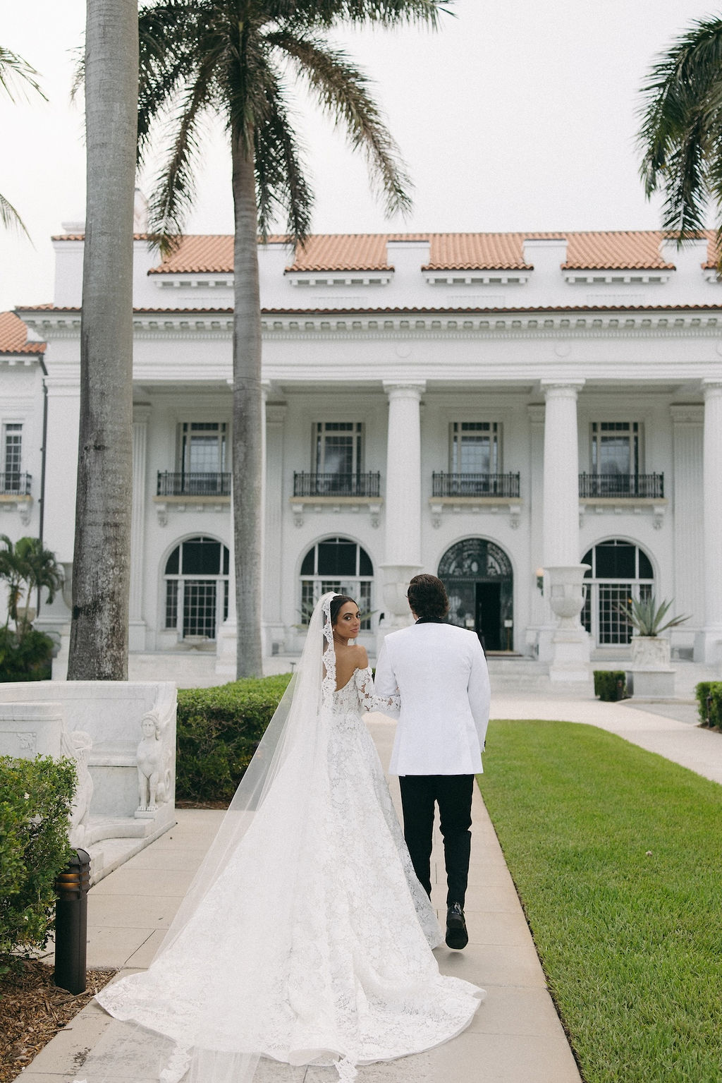 This Palm Beach Wedding Was a Romantic 'Night at The Museum' Vibe