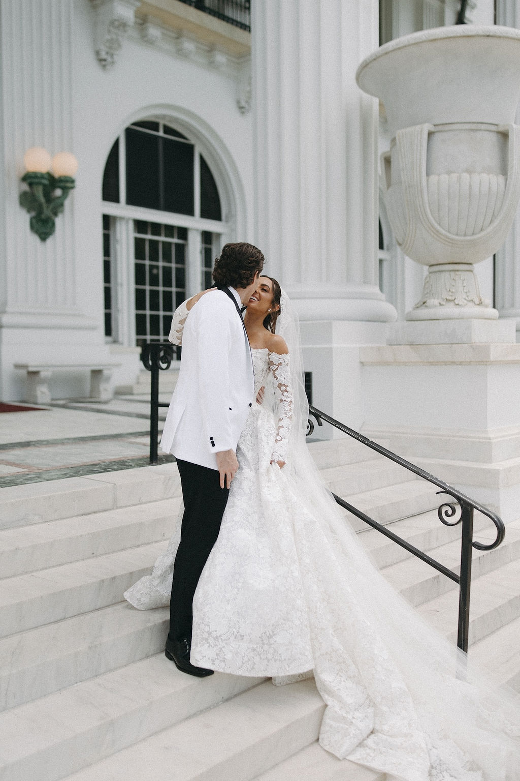 This Palm Beach Wedding Was a Romantic 'Night at The Museum' Vibe