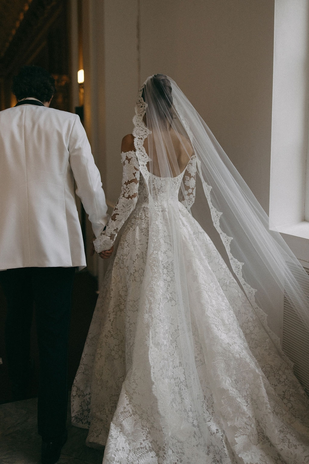 This Palm Beach Wedding Was a Romantic 'Night at The Museum' Vibe