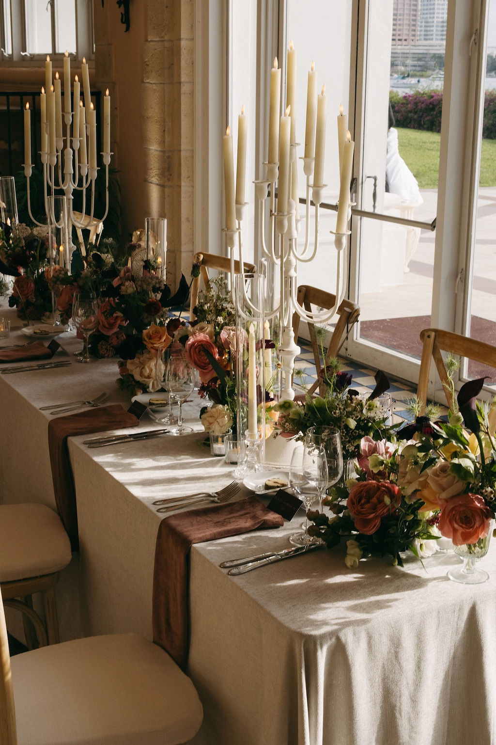 This Palm Beach Wedding Was a Romantic 'Night at The Museum' Vibe