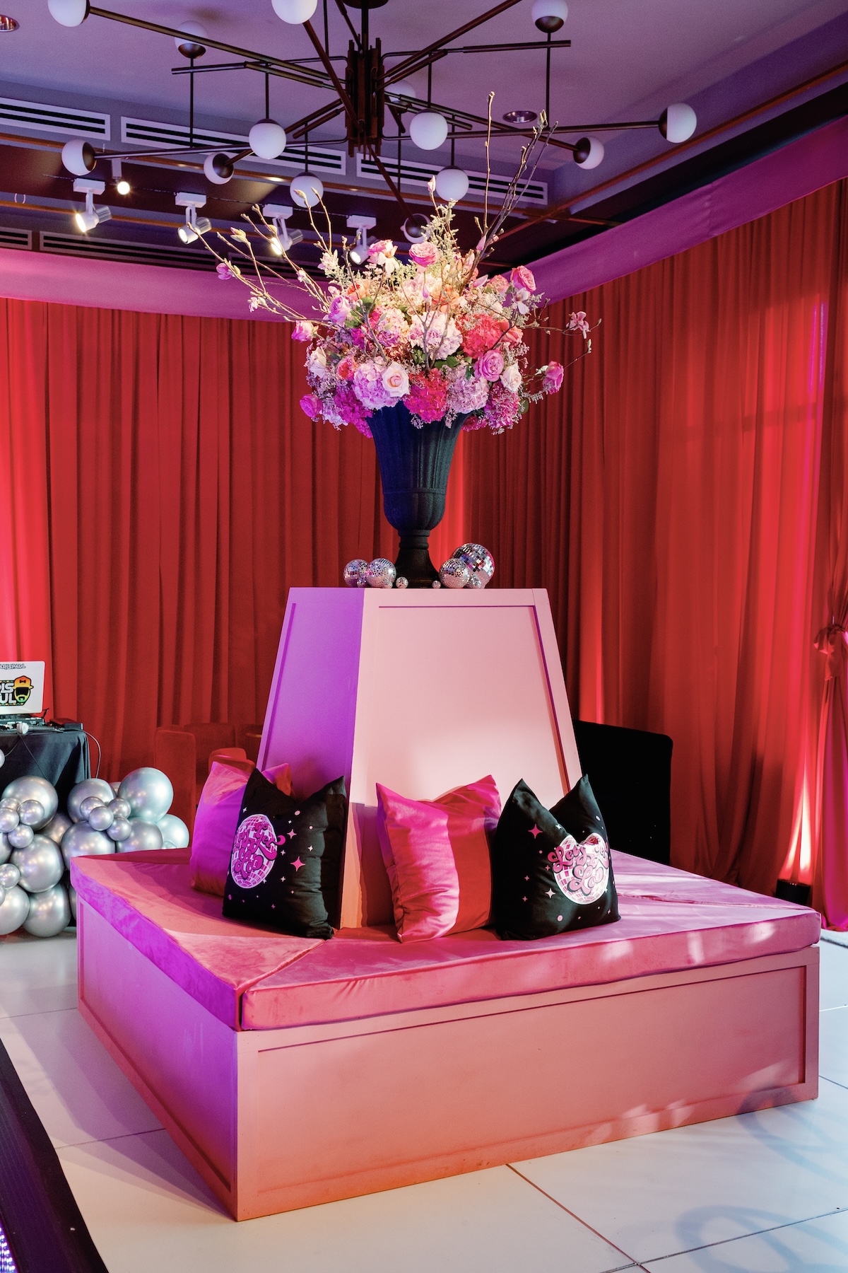 A Luxury Bat Mitzvah with Bold Pink Design