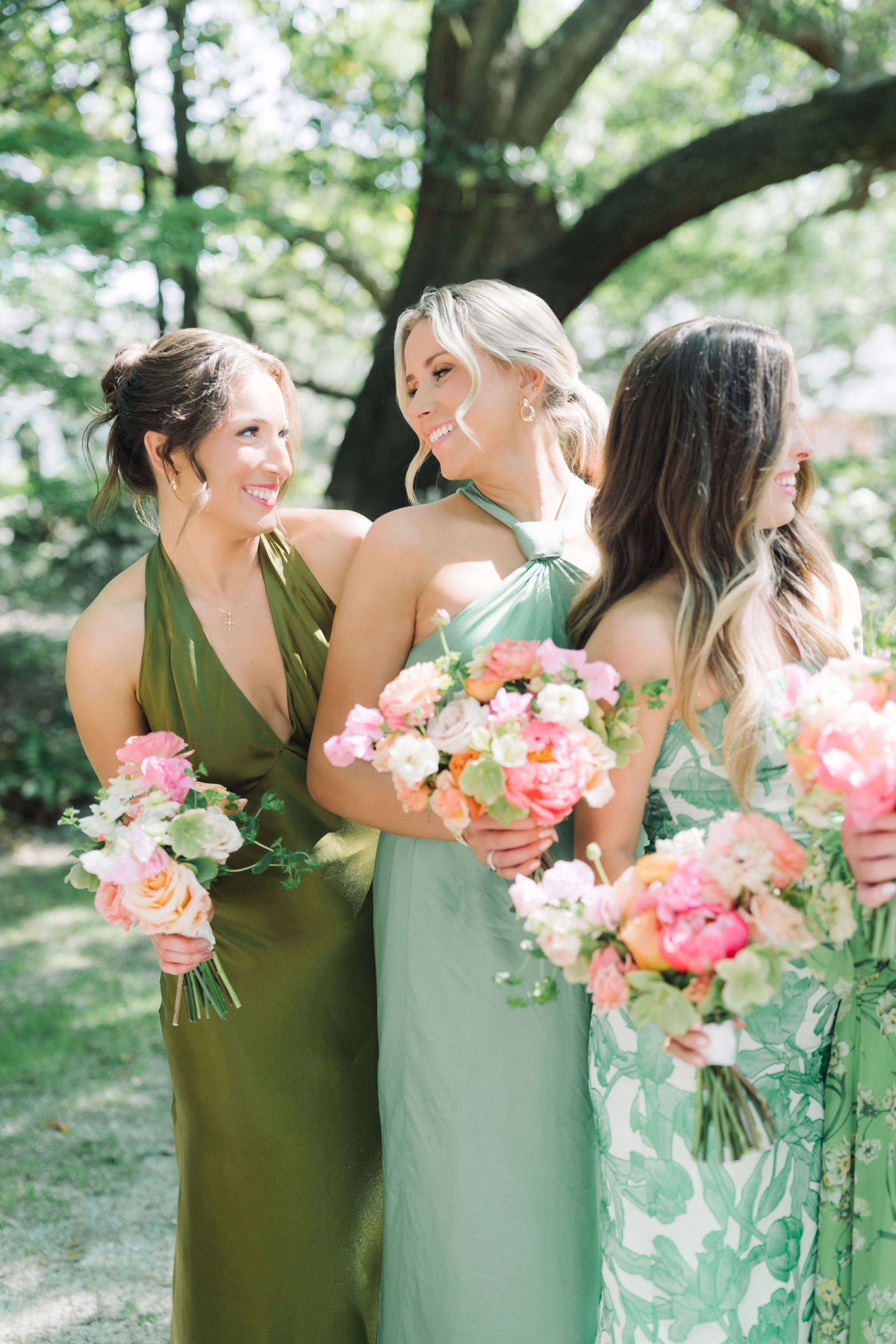 A Colorful Charleston Spring Wedding at Lowndes Grove