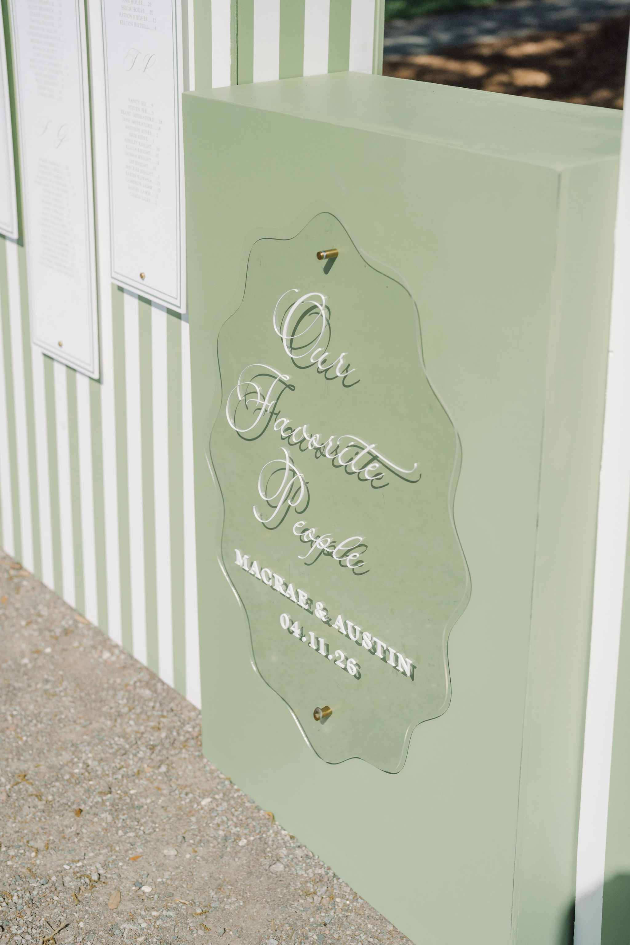 A Colorful Charleston Spring Wedding at Lowndes Grove